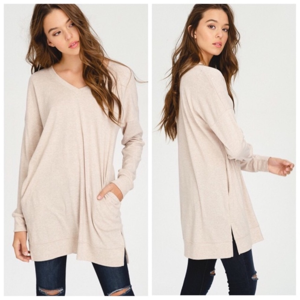 Women’s oatmeal sweatshirt tunic with pockets